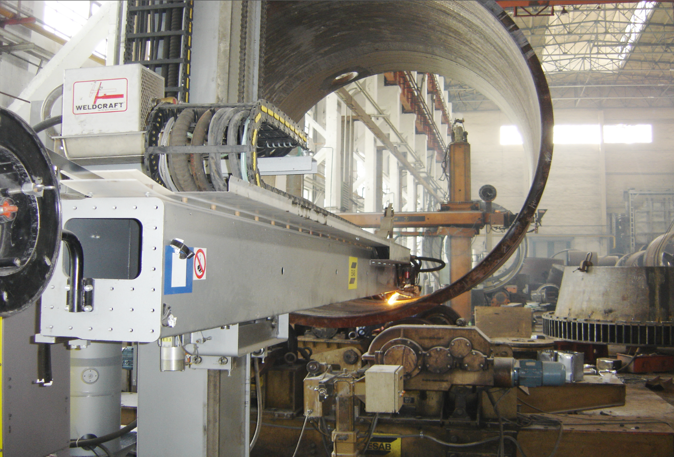 ESAB筒体带极堆焊机