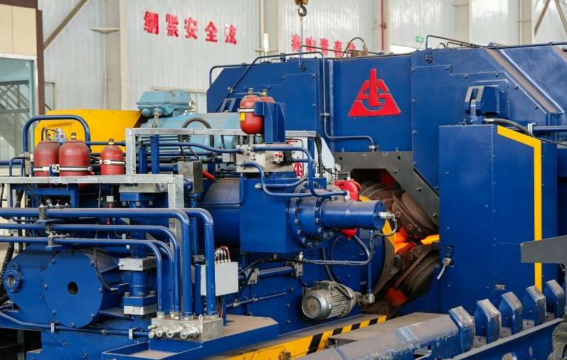 国产首台套6MN径锻机完成热试