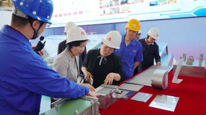 中国邮政储蓄银行党委委员 副行长姚红一行来兰石集团考察调研